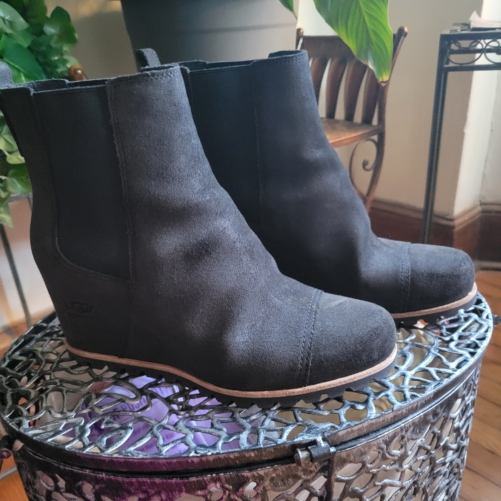 UGG Pax Suede Wedge Leather boots